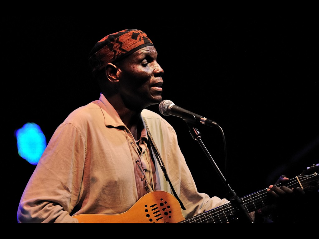 09-oliver_mtukudzi_D30_7467