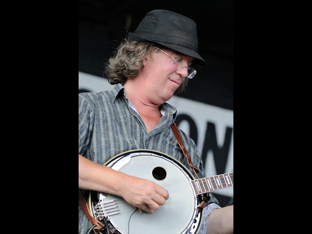 09-andy_goessling_railroad_earth_D30_7978