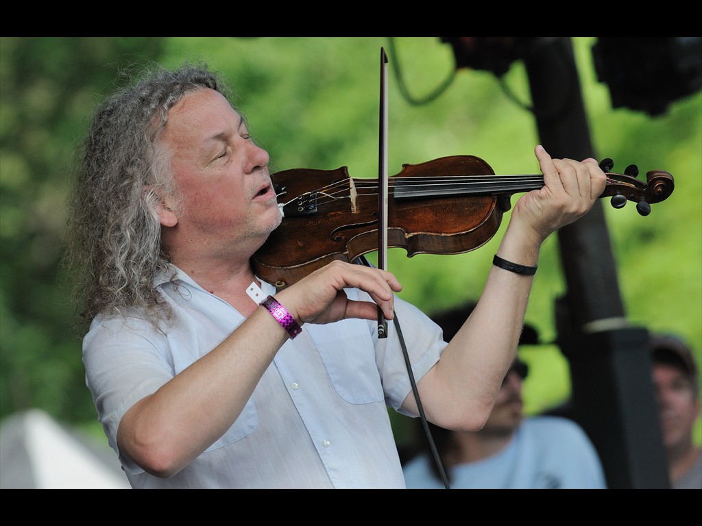 11-tim_carbone_railroad_earth_D30_7966