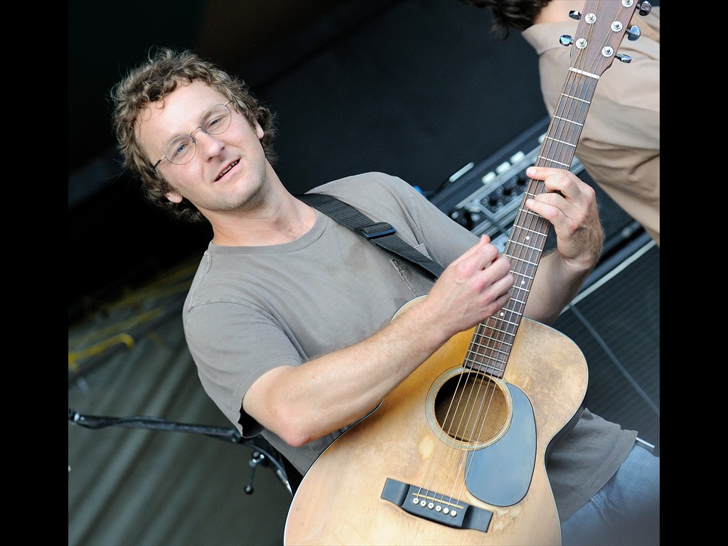 19-todd_sheaffer_railroad_earth_D30_7972