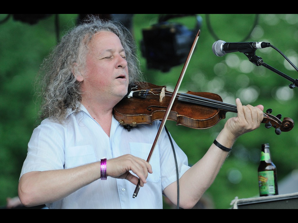 35-tim_carbone_railroad_earth_D30_7974