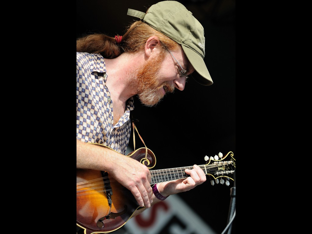 90-john_skehan_railroad_earth_D30_7968