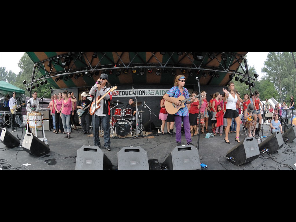 keith_secola_and_wild_band_of_indians_DTH_9624