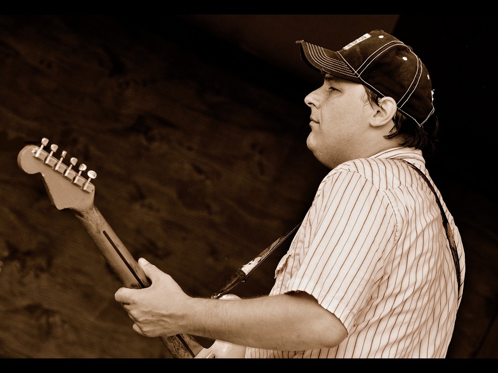 19_jeb_puryear_donna_the_buffalo