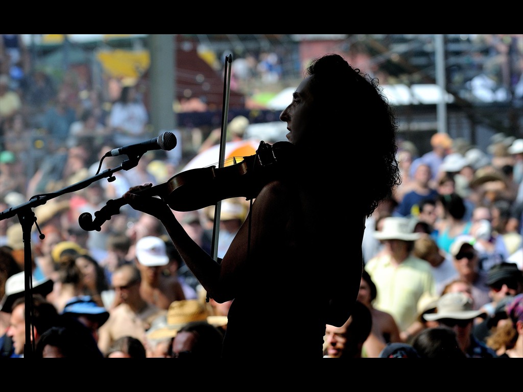 04-Judy_Hyman_The_Horseflies-ps