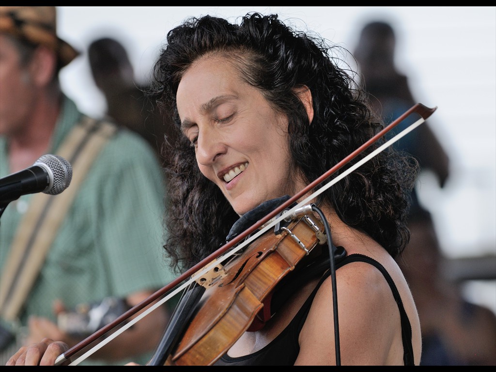 09-Judy_Hyman_The_Horseflies