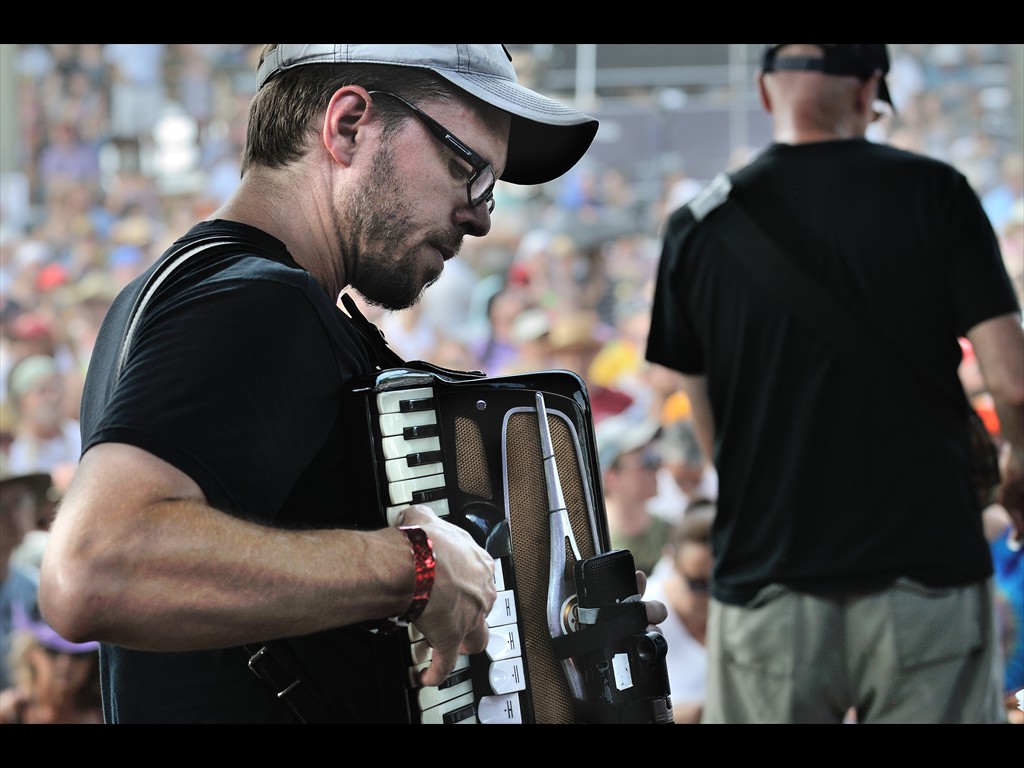 33_Rick_Hansen_The_Horseflies