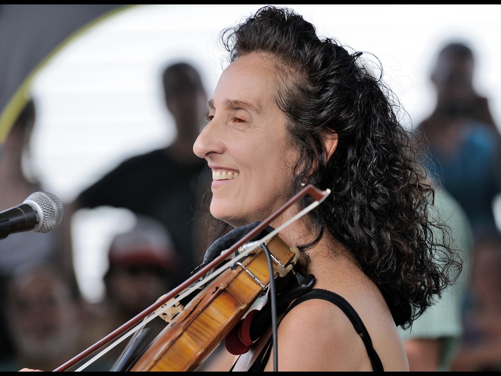 49-Judy_Hyman_The_Horseflies