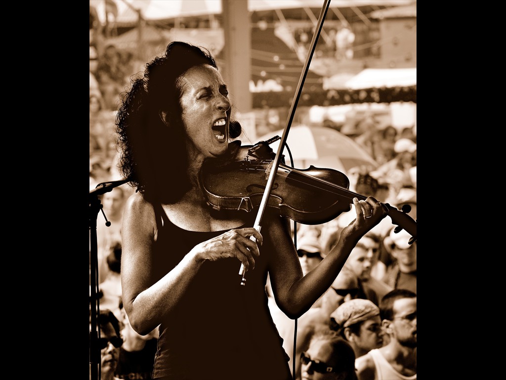 51-Judy_Hyman_The_Horseflies