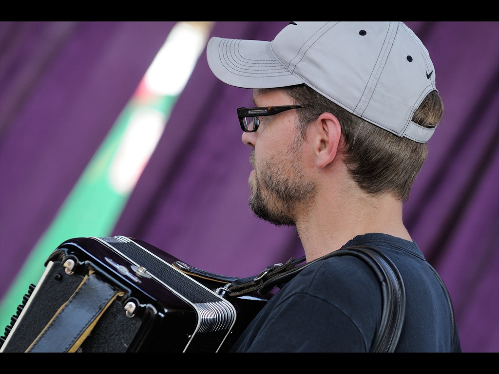 80_Rick_Hansen_The_Horseflies