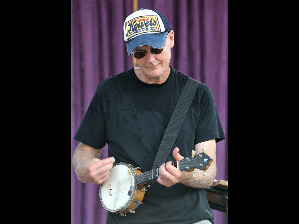 90_Jeff_Claus_The_Horseflies