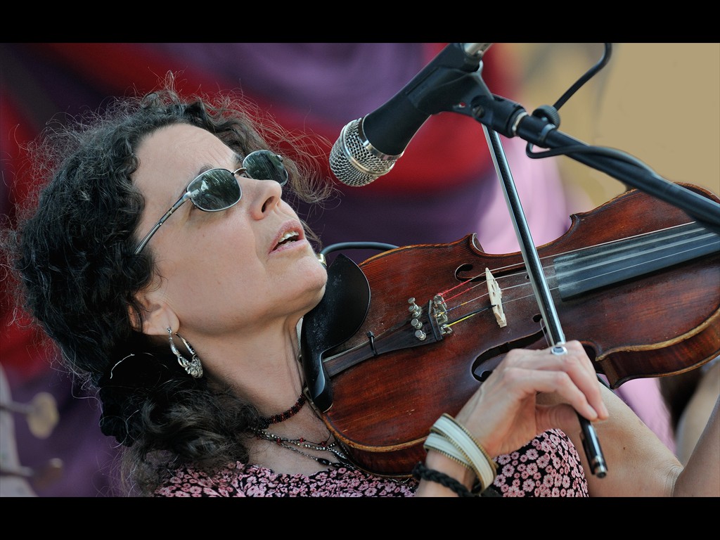 05_tara_nevins_the_heartbeats