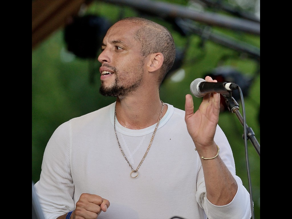 25_thousands of one jhakeem haltom D80_1197