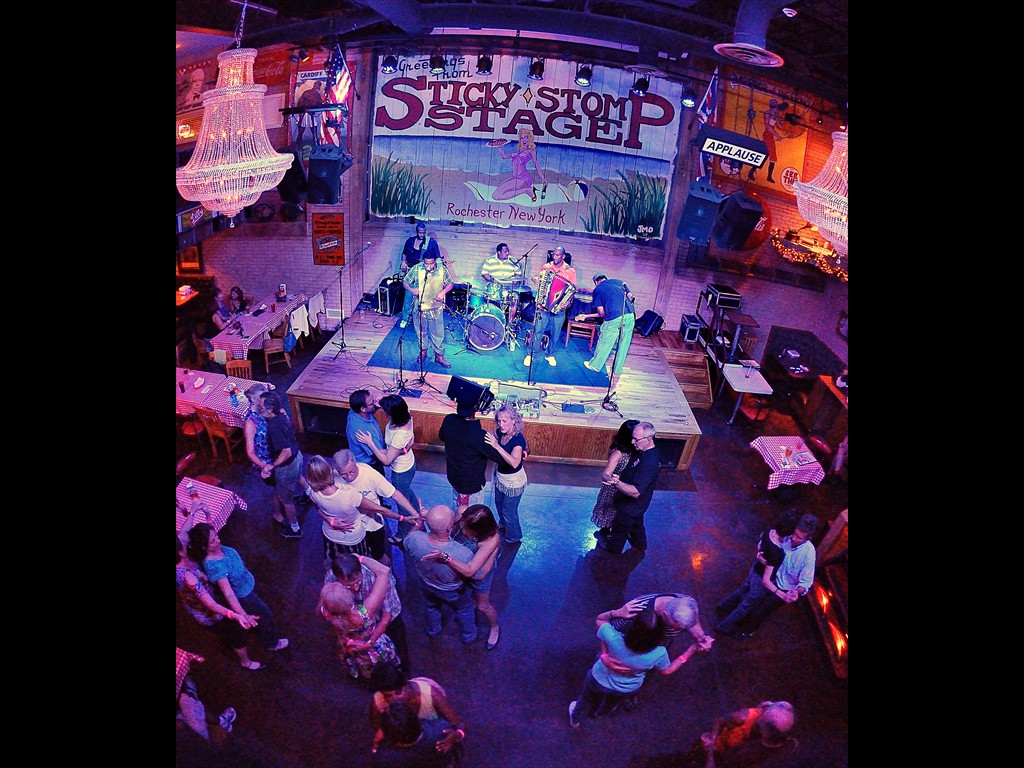 20_curley_taylor_at_sticky_lips_henrietta_D80_1493